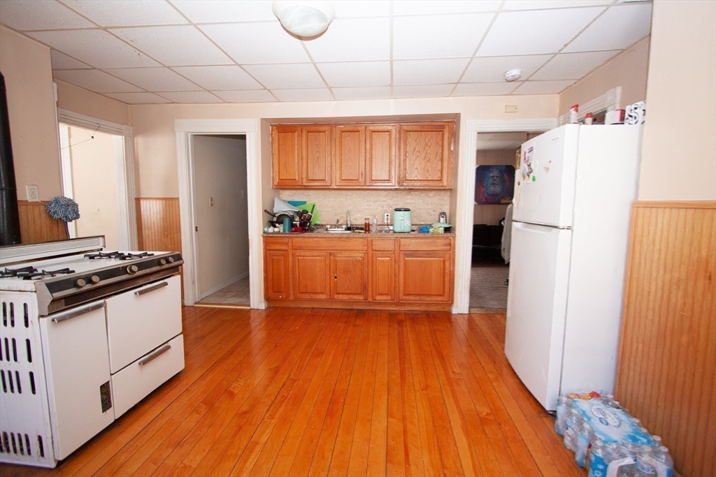 8 Fern Street Worcester, MA 01610 - Photo 3 of 24