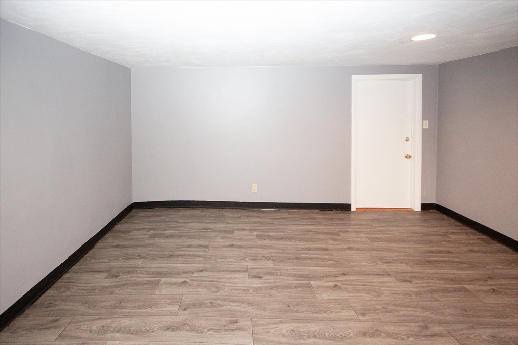 8 Fern Street Worcester, MA 01610 - Photo 7 of 24