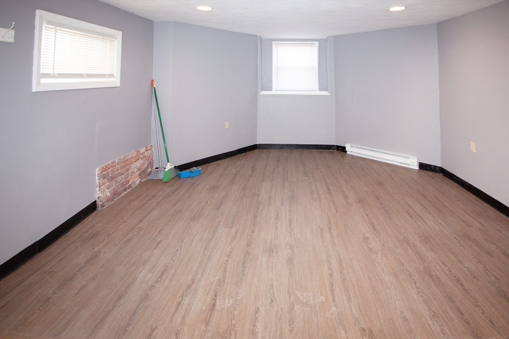 8 Fern Street Worcester, MA 01610 - Photo 9 of 24