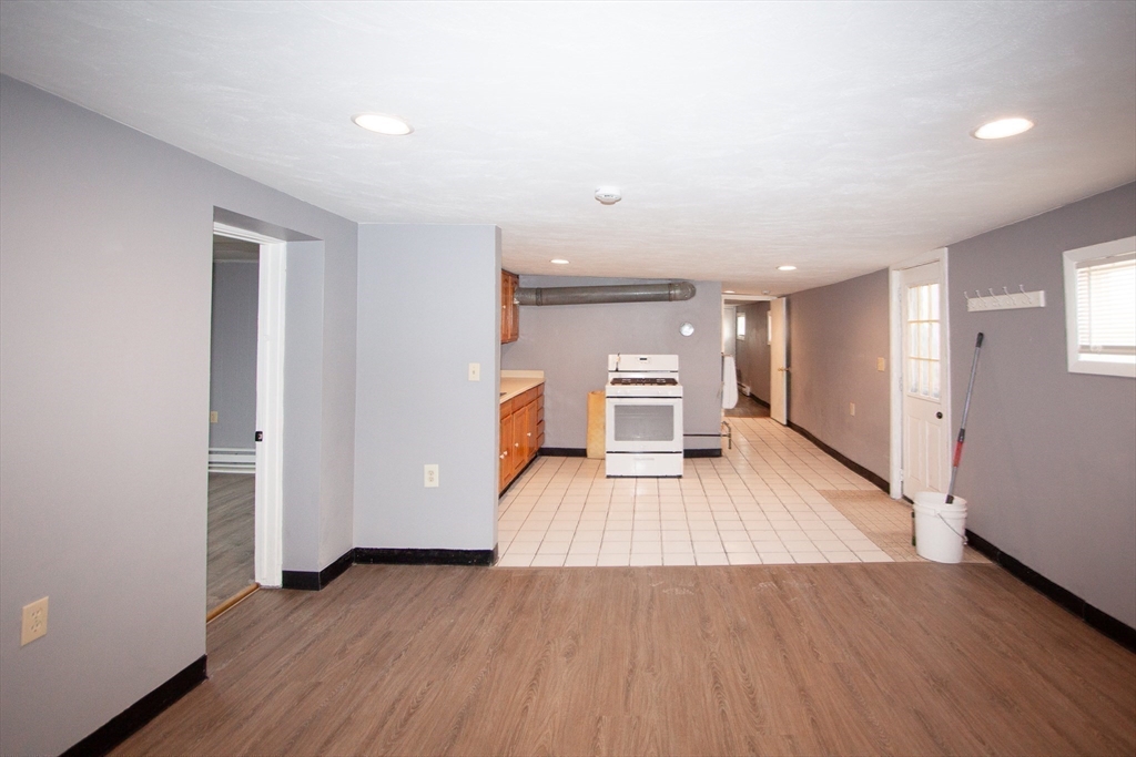 8 Fern Street Worcester, MA 01610 - Photo 10 of 24