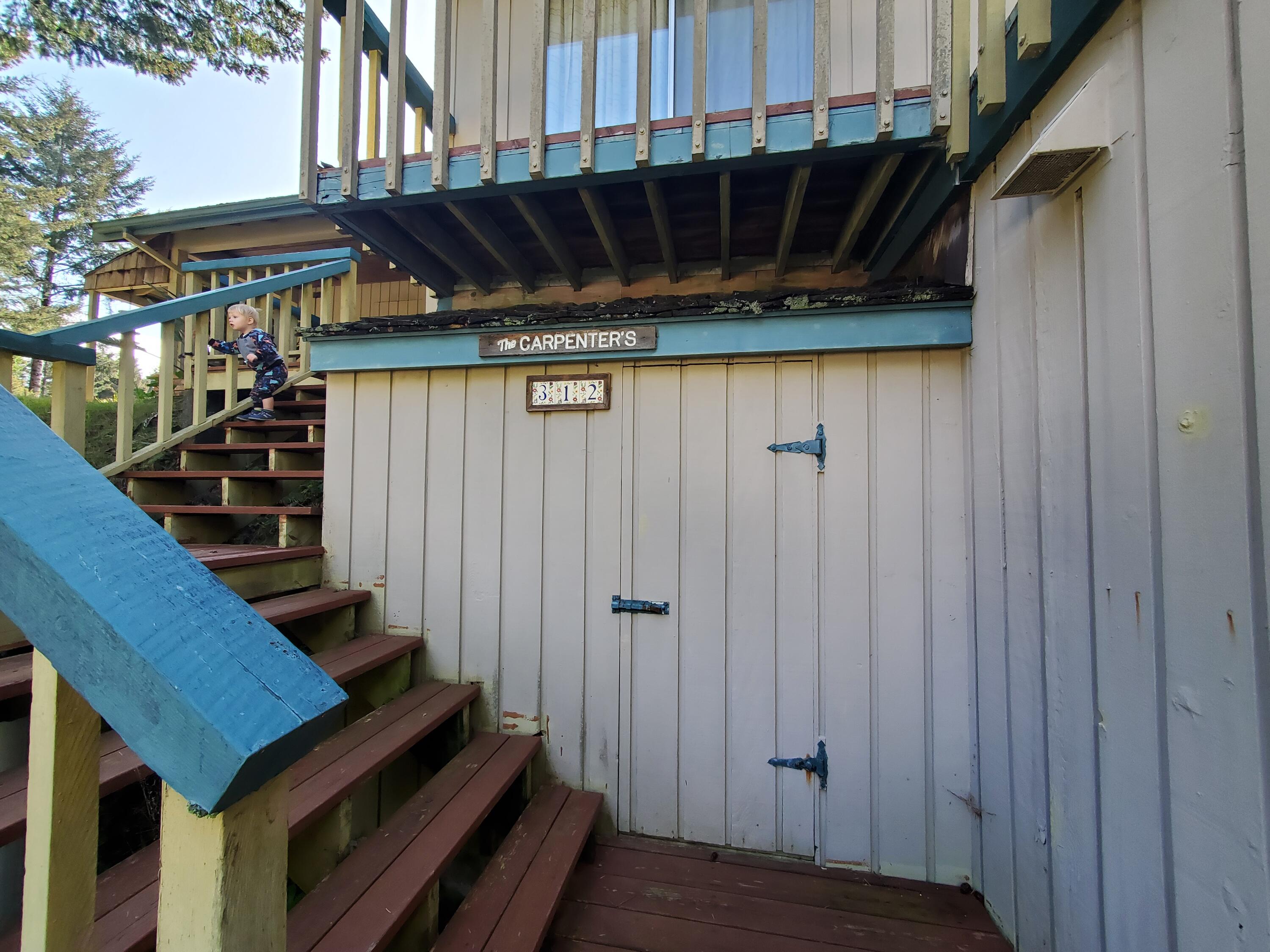 312 Redwood Road Whitethorn, CA 95589 - Photo 7 of 41