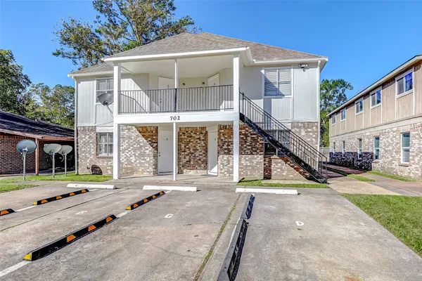 $1,150 | 702 Lyle W Avenue, Unit C, Cleveland, TX 77327