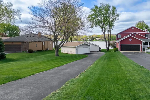 $454,900 | 2235 Breckenboro Road, Lake Summerset, IL 61019