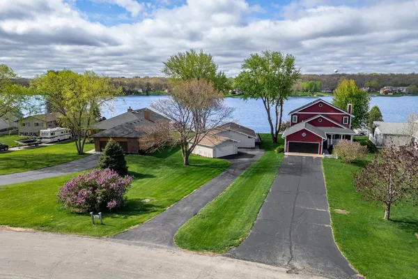 $454,900 | 2235 Breckenboro Road, Lake Summerset, IL 61019