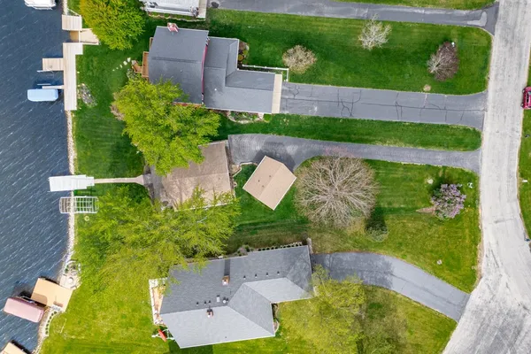 $454,900 | 2235 Breckenboro Road, Lake Summerset, IL 61019