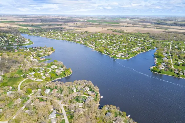 $454,900 | 2235 Breckenboro Road, Lake Summerset, IL 61019