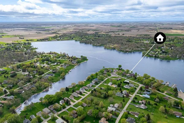 $454,900 | 2235 Breckenboro Road, Lake Summerset, IL 61019