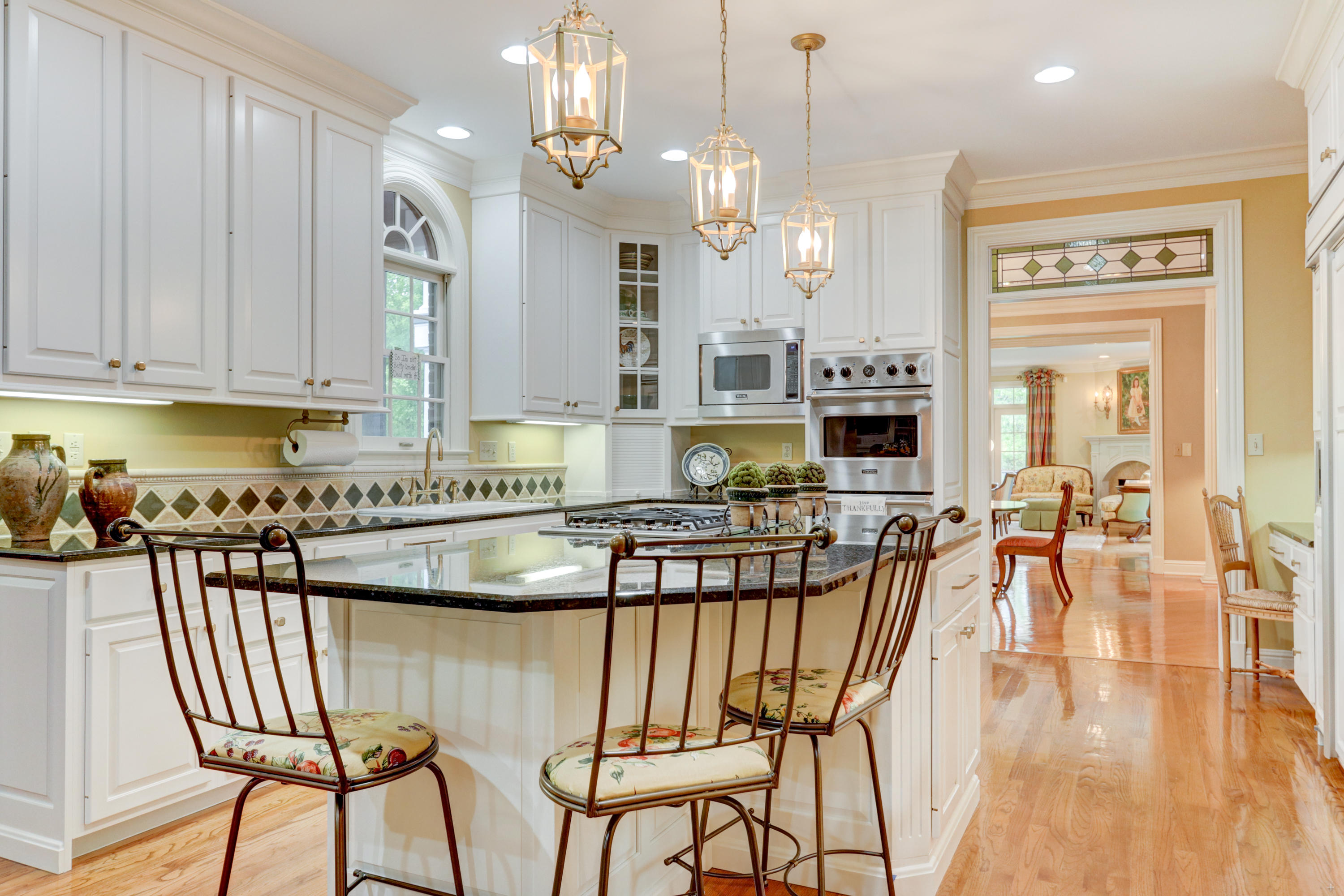 16 Rivers Run Boulevard Oak Ridge, TN 37830 - Photo 14 of 38 16 Rivers Run Kitchen Island