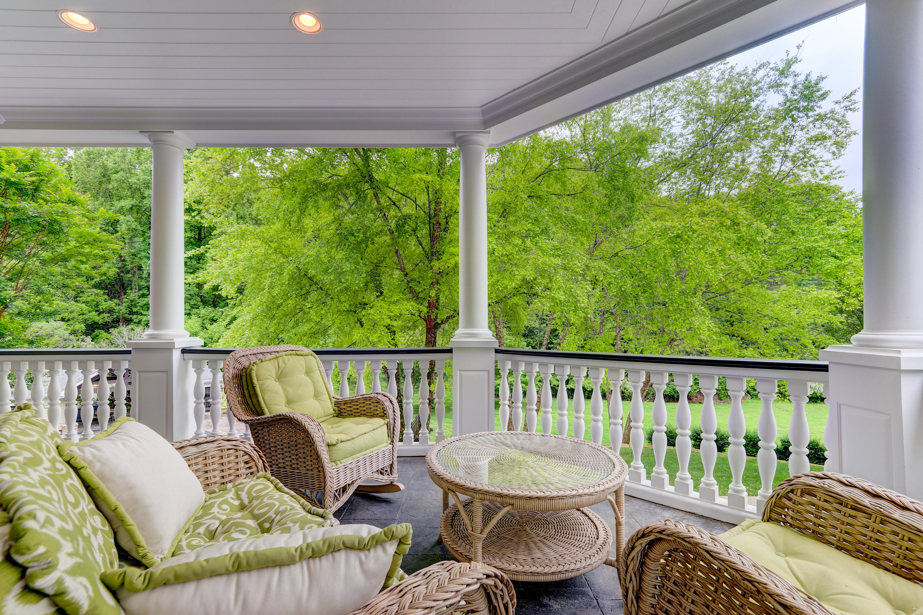 16 Rivers Run Boulevard Oak Ridge, TN 37830 - Photo 17 of 38 16 Rivers Run Main level Porch View