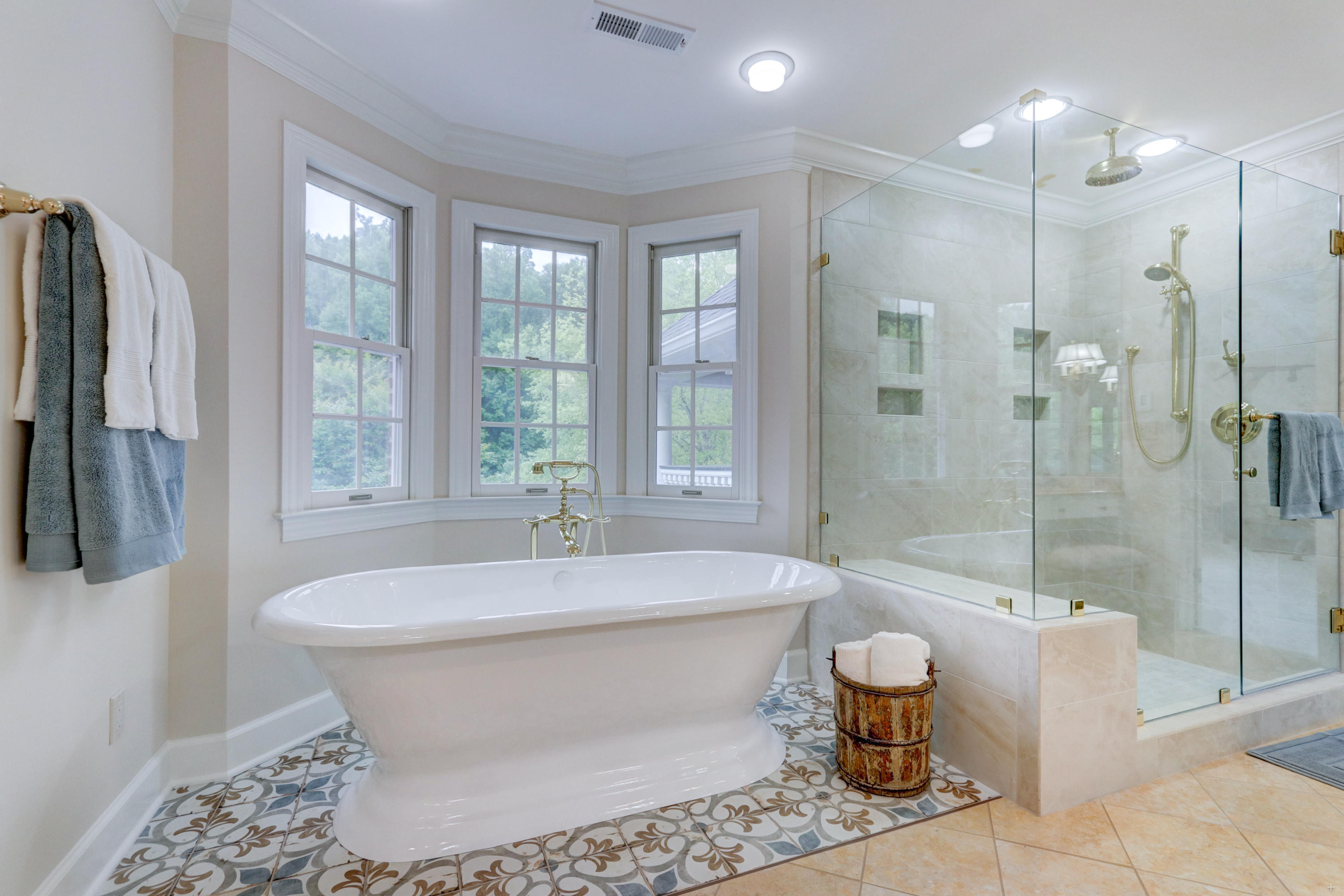 16 Rivers Run Boulevard Oak Ridge, TN 37830 - Photo 24 of 38 Master Bath Cast Iron Soaking Tub and La