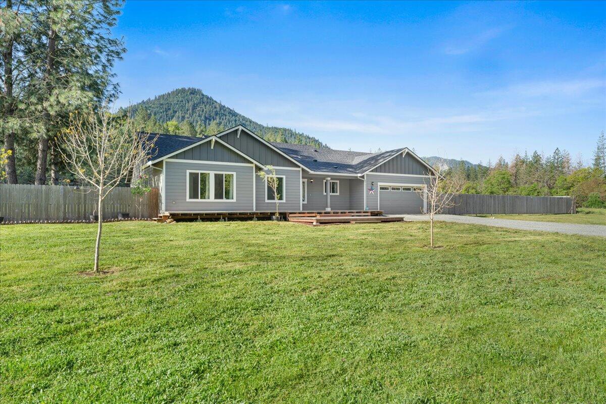 2355 Fish Hatchery Road Grants Pass, OR 97527 - Photo 11 of 37 11