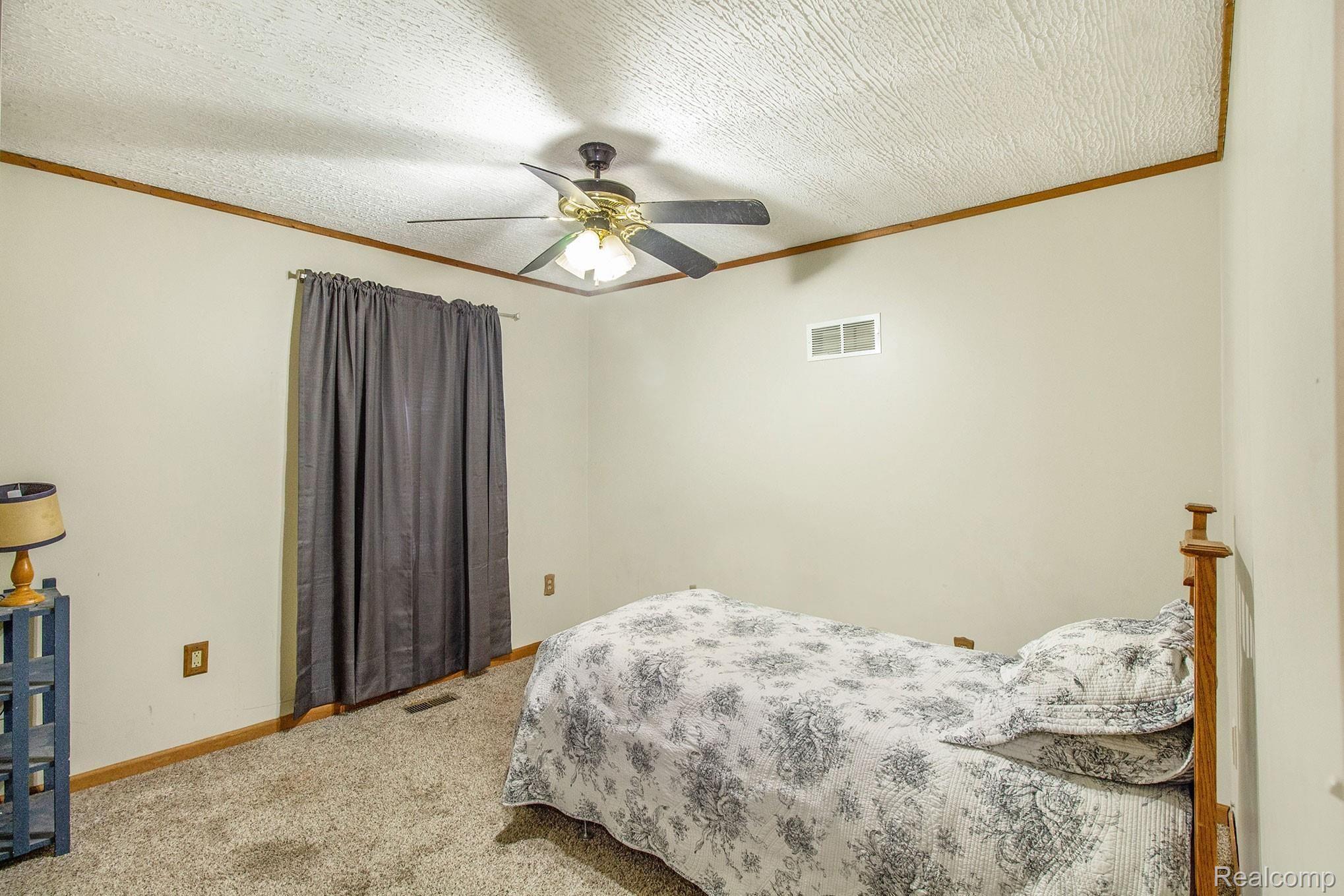 10531 Antcliff Road Fowlerville, MI 48836 - Photo 13 of 34 11 (2).jpg