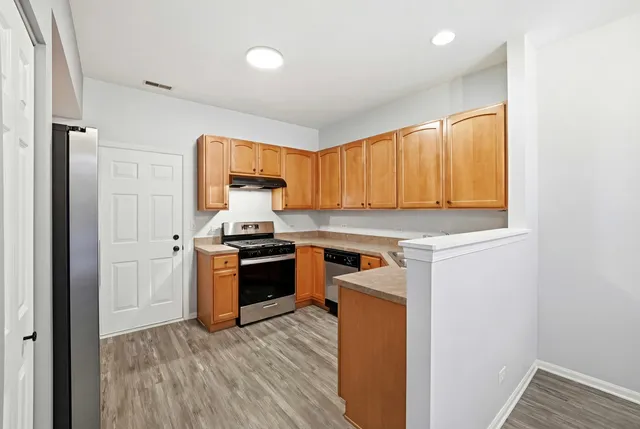 $249,000 | 1462 Legacy Drive, Unit 3154, DeKalb, IL 60115