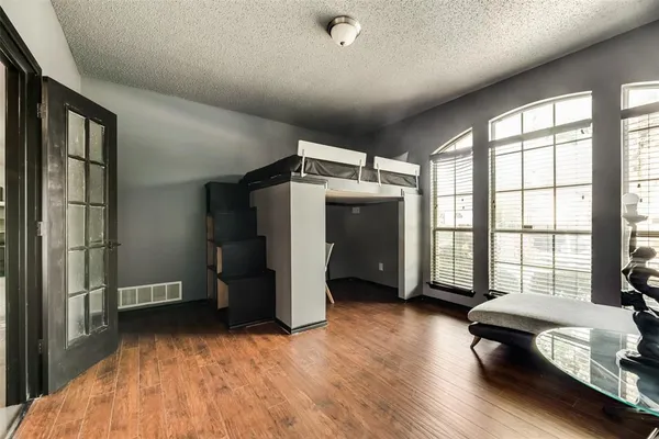 $379,500 | 4547 Buckingham Drive, Grand Prairie, TX 75052