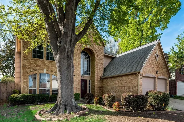 $379,500 | 4547 Buckingham Drive, Grand Prairie, TX 75052