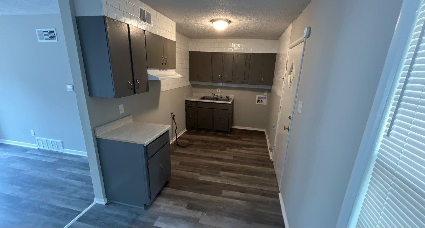 389 West Mitchell Road Memphis, TN 38109 - Photo 2 of 14