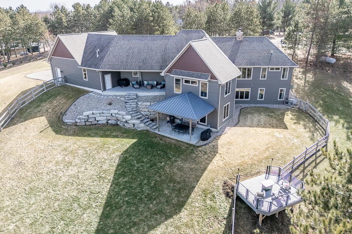 E9588 Mulroy Road New London, WI 54961 - Photo 2 of 53