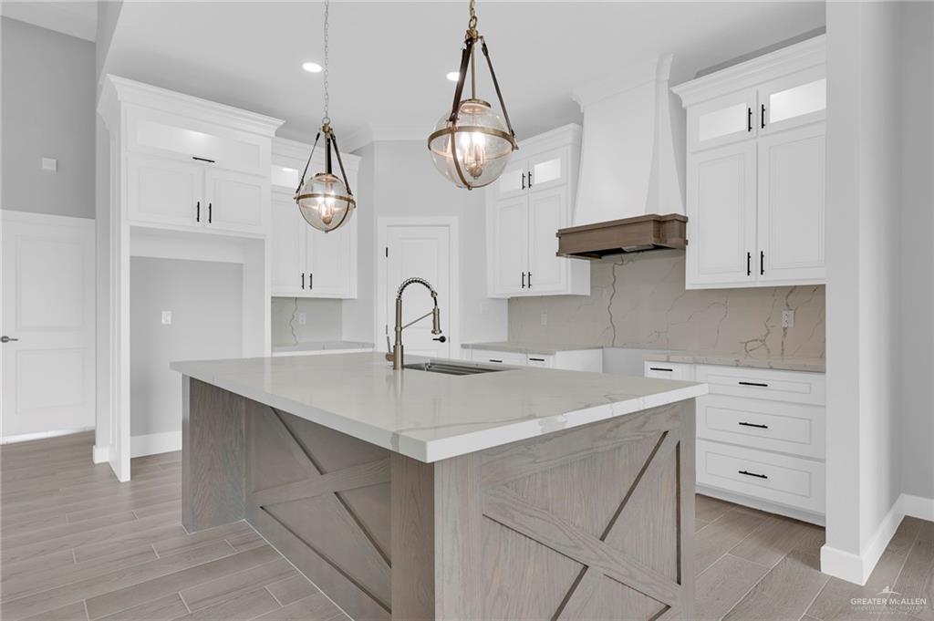 1104 Azalea Street Mission, TX 78573 - Photo 7 of 33