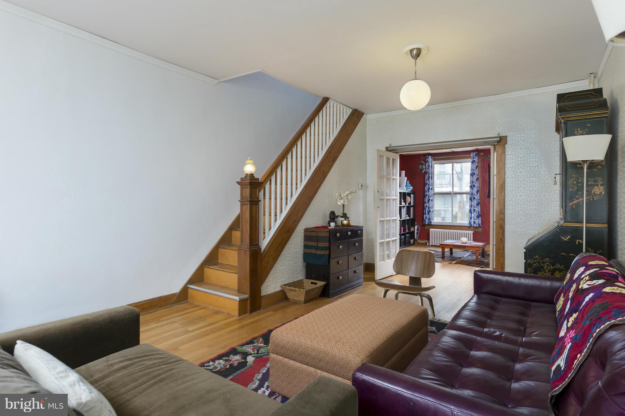 108 Rochester Place Baltimore, MD 21224 - Photo 6 of 24 a living room with furniture