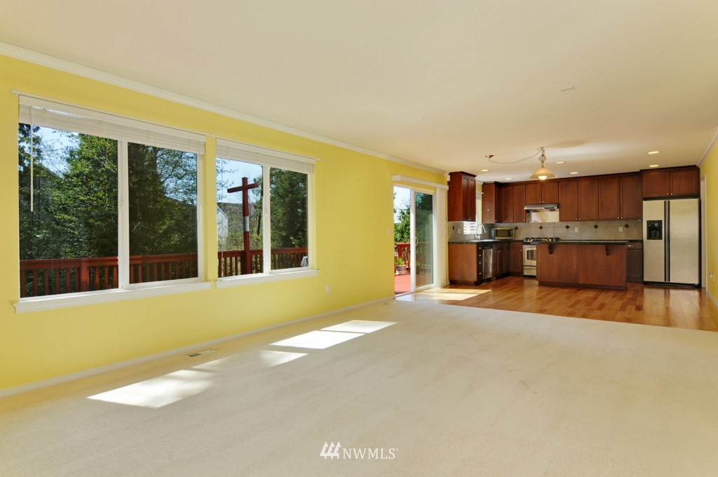 2526 Stafford Way Bothell, WA 98012 - Photo 6 of 11