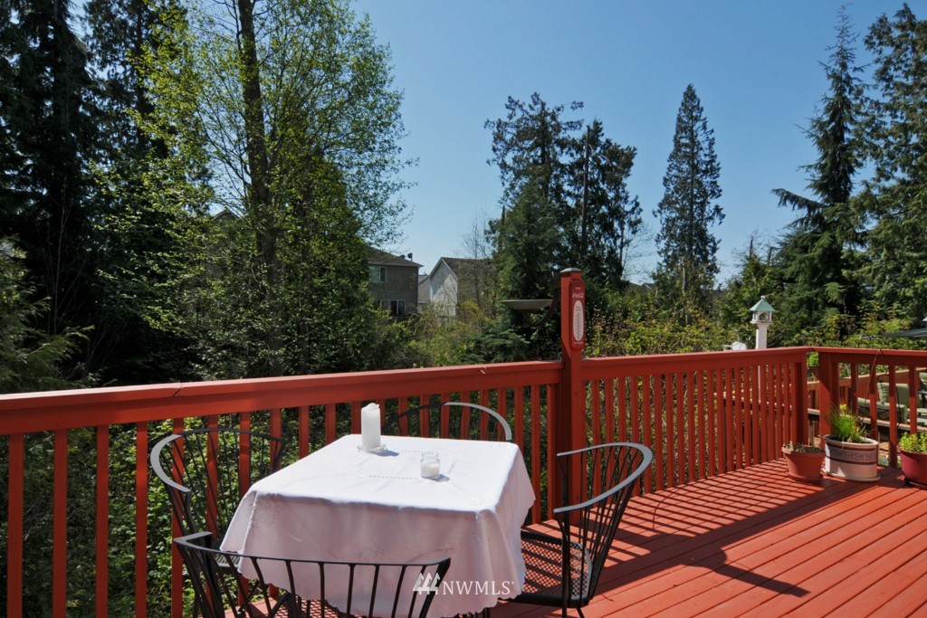 2526 Stafford Way Bothell, WA 98012 - Photo 9 of 11