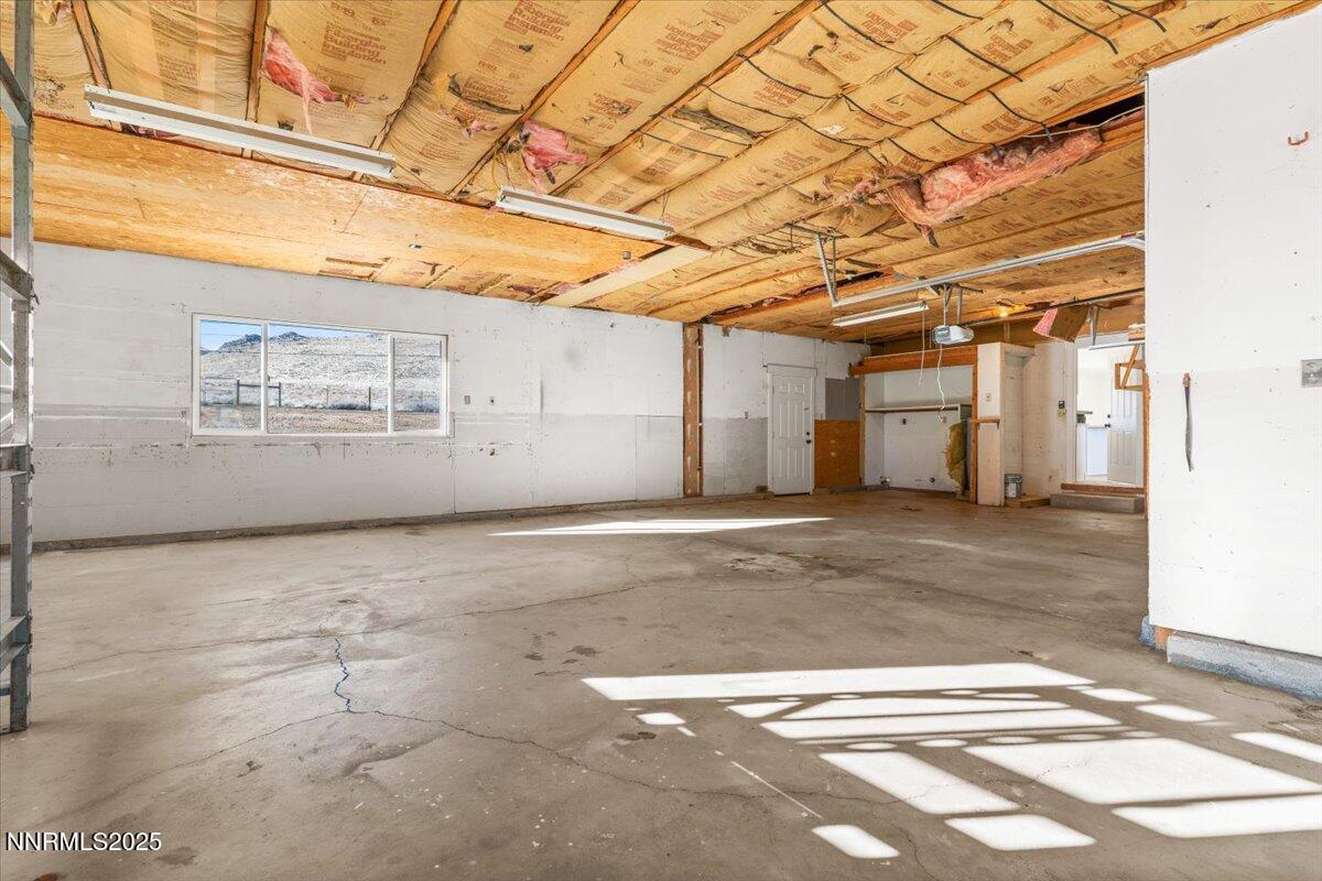 10655 Silver Spur Drive Reno, NV 89508 - Photo 33 of 34 a view of a garage