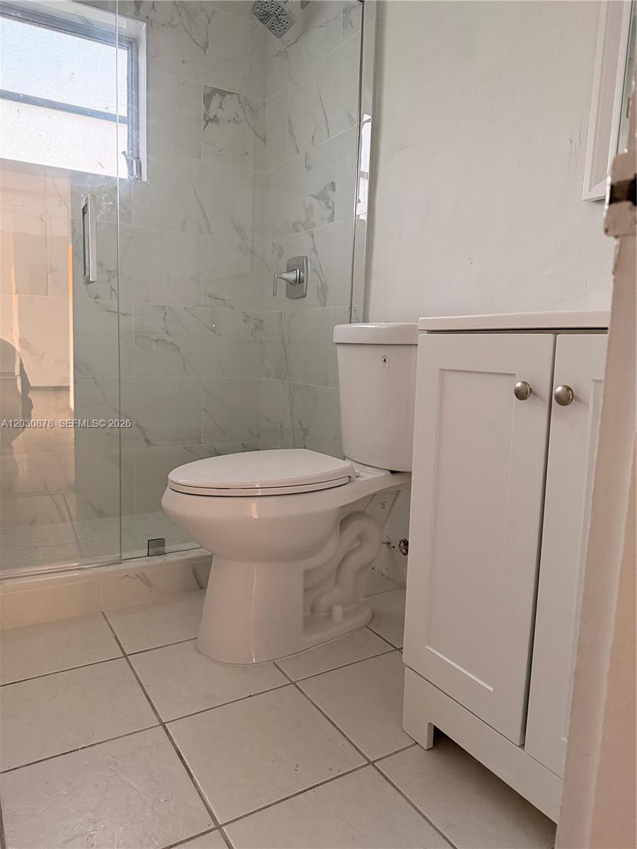 7250 Southwest 94th Place, Unit B8 Miami, FL 33173 - Photo 5 of 23