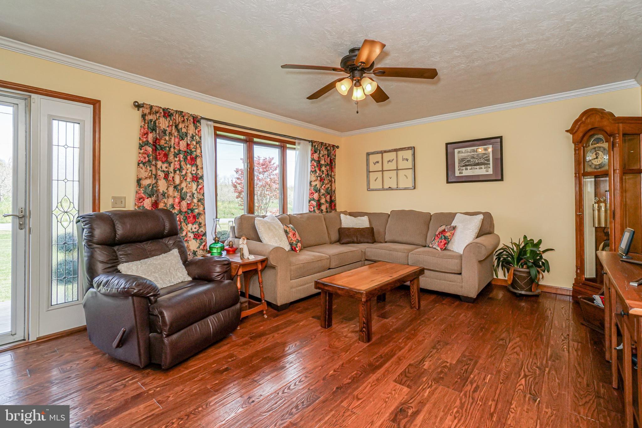 2000 Liberty Grove Road Colora, MD 21917 - Photo 4 of 35 Living Room