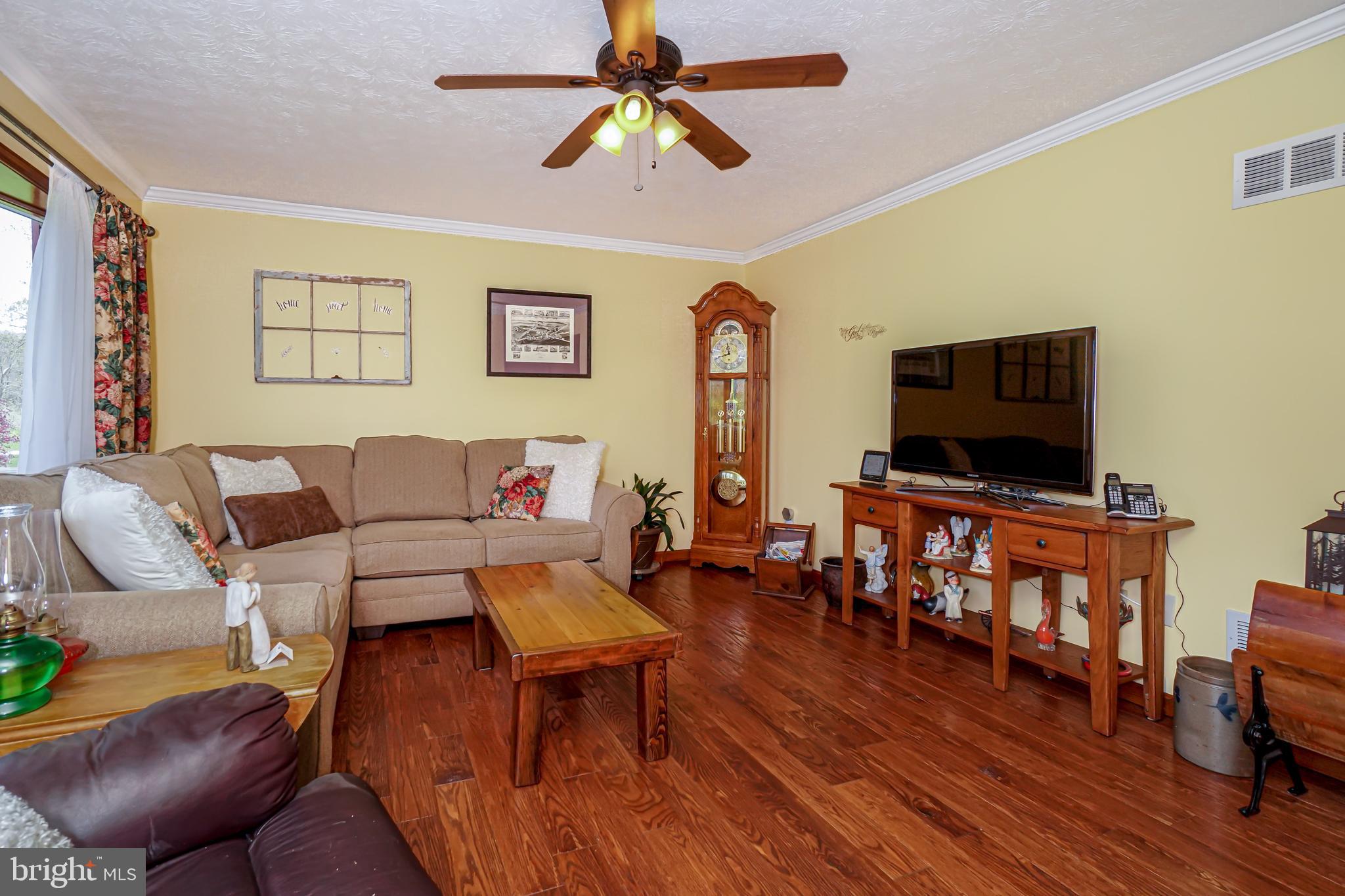 2000 Liberty Grove Road Colora, MD 21917 - Photo 5 of 35 Living Room