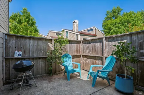 $619,000 | 4704 Shade Tree Lane, Santa Rosa, CA 95405