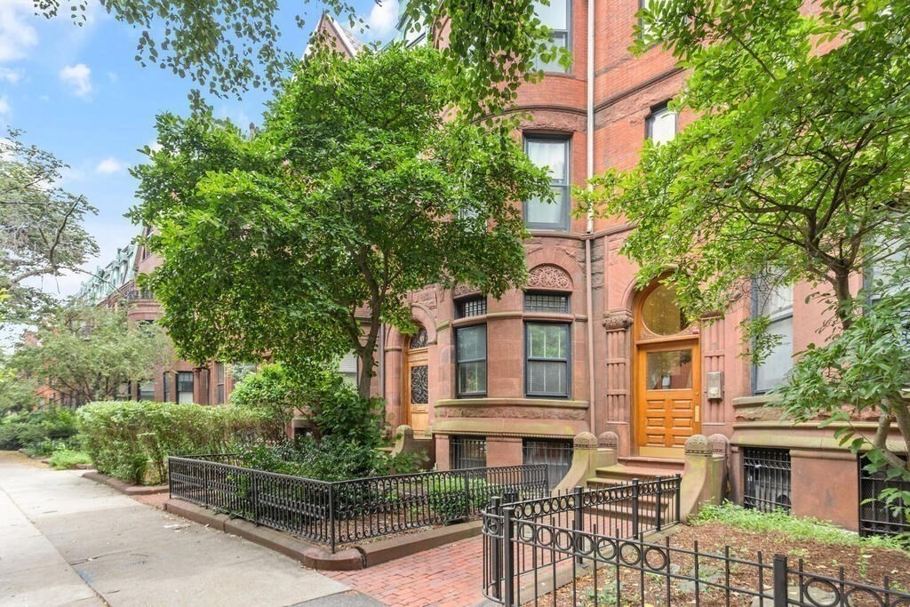 473 Beacon Street, Unit 5 Boston, MA 02115 - Photo 20 of 21 front view of a building