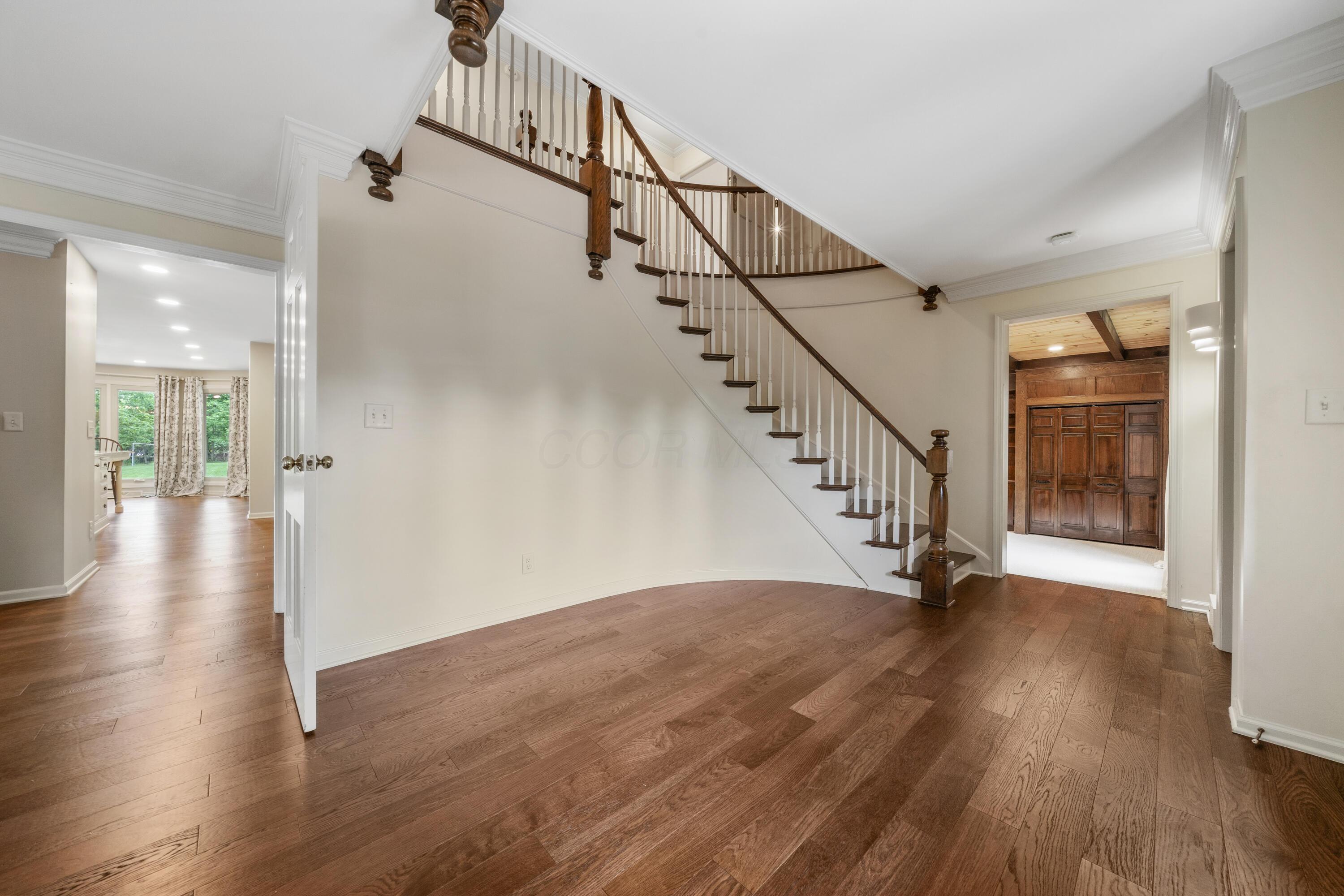 546 Indian Mound Road Columbus, OH 43213 - Photo 15 of 97
