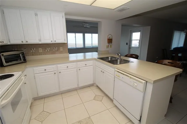 $1,850 | 1015 Harefield Circle, Unit 52, Sun City Center, FL 33573