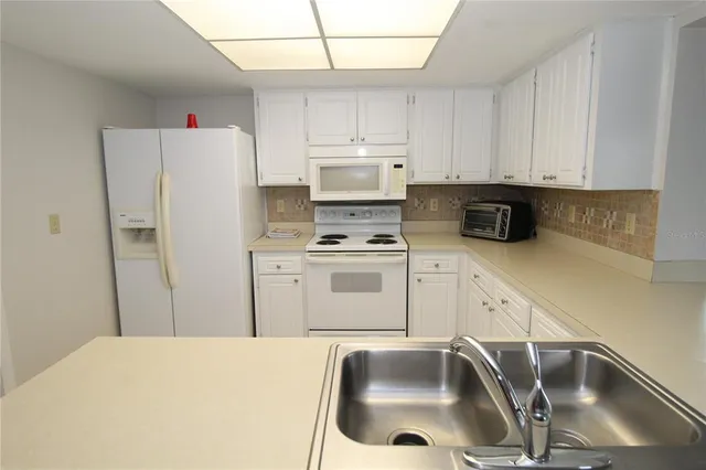 $1,850 | 1015 Harefield Circle, Unit 52, Sun City Center, FL 33573