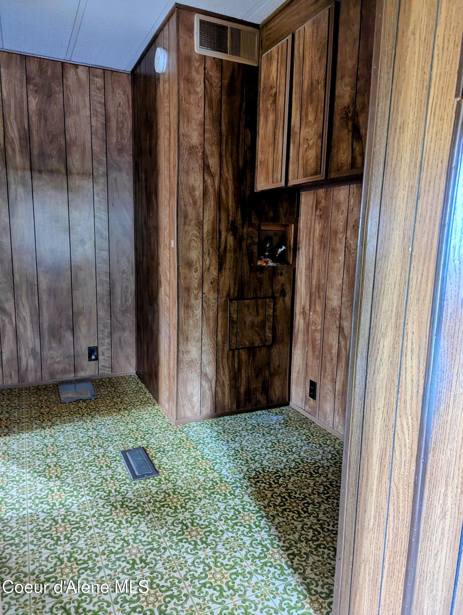 400 Sunset Street Fernwood, ID 83830 - Photo 25 of 30 Laundry