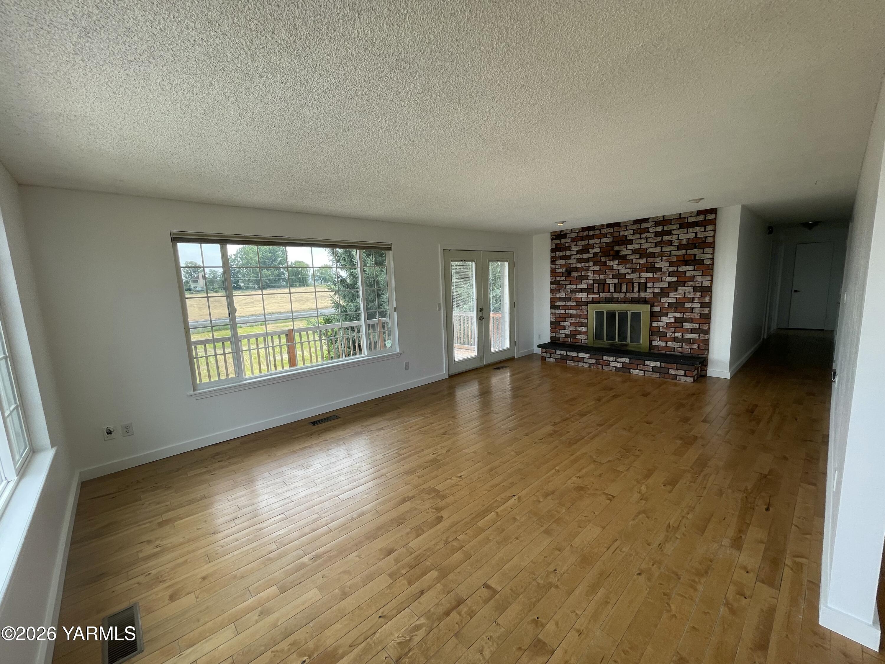 1602 Stein Road Yakima, WA 98908 - Photo 7 of 22 IMG_5166