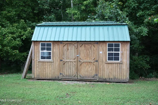 $550,000 | 317 Lakeview Drive, Yazoo City, MS 39194