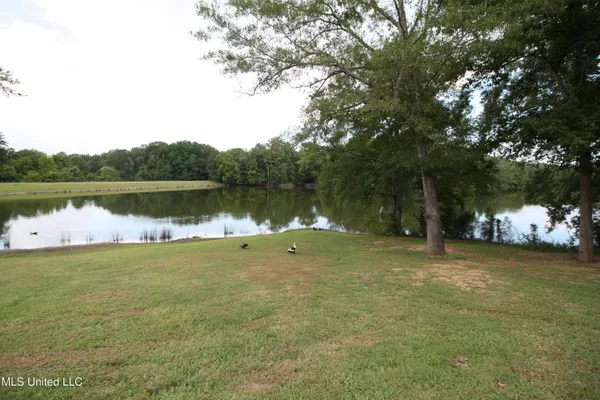 $550,000 | 317 Lakeview Drive, Yazoo City, MS 39194