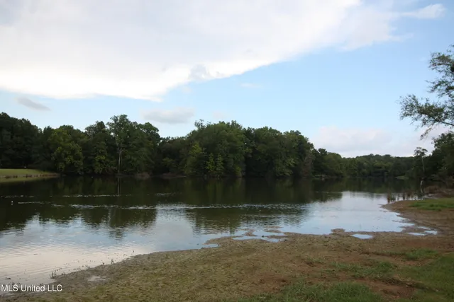 $550,000 | 317 Lakeview Drive, Yazoo City, MS 39194