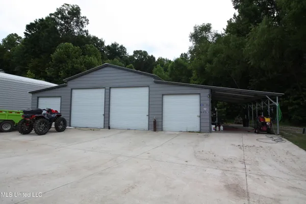 $550,000 | 317 Lakeview Drive, Yazoo City, MS 39194