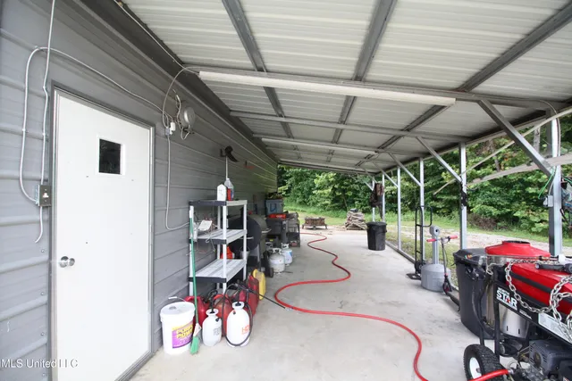 $550,000 | 317 Lakeview Drive, Yazoo City, MS 39194