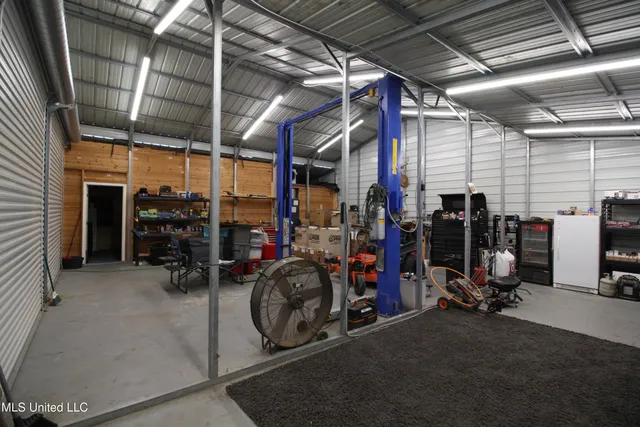 $550,000 | 317 Lakeview Drive, Yazoo City, MS 39194