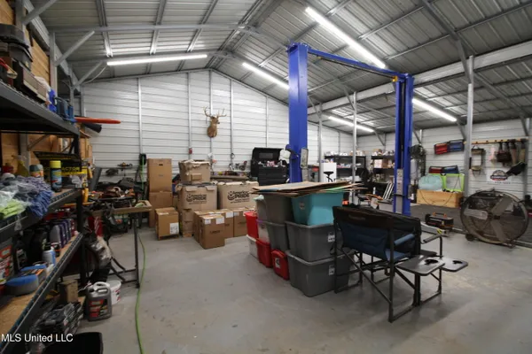 $550,000 | 317 Lakeview Drive, Yazoo City, MS 39194