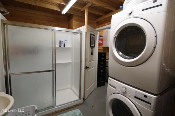 $550,000 | 317 Lakeview Drive, Yazoo City, MS 39194