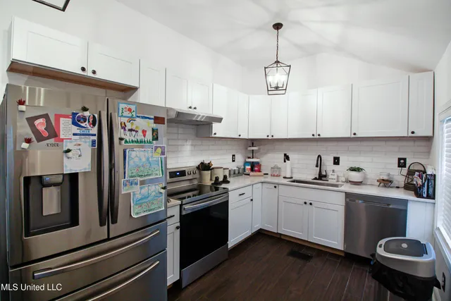 $550,000 | 317 Lakeview Drive, Yazoo City, MS 39194