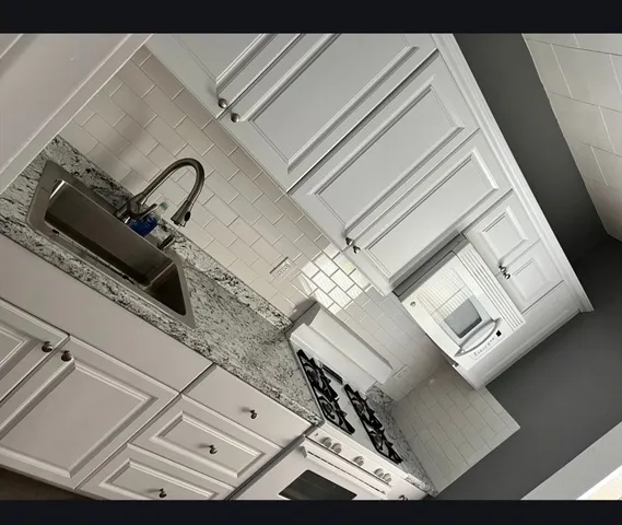 $1,850 | 170 Buffinton Street, Unit 3, Fall River, MA 02721