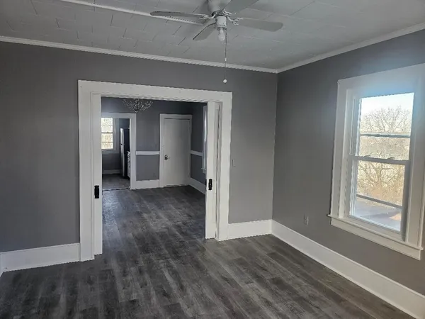 $1,850 | 170 Buffinton Street, Unit 3, Fall River, MA 02721