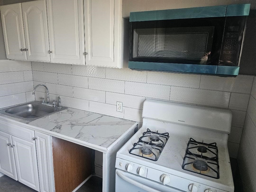 170 Buffinton Street, Unit 3 Fall River, MA 02721 - Photo 3 of 13