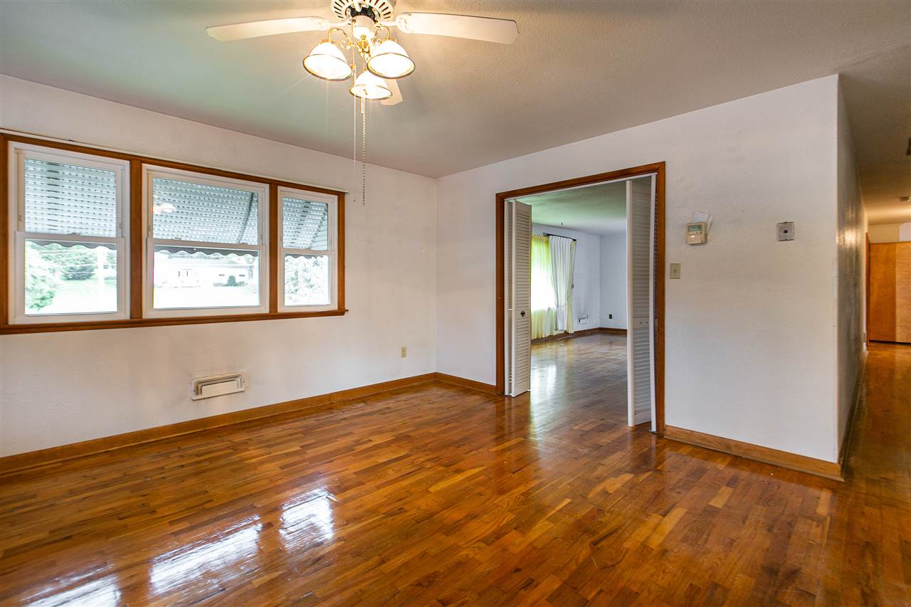 2472 Radford Road Dubuque, IA 52002 - Photo 11 of 25 Gallery Image 11