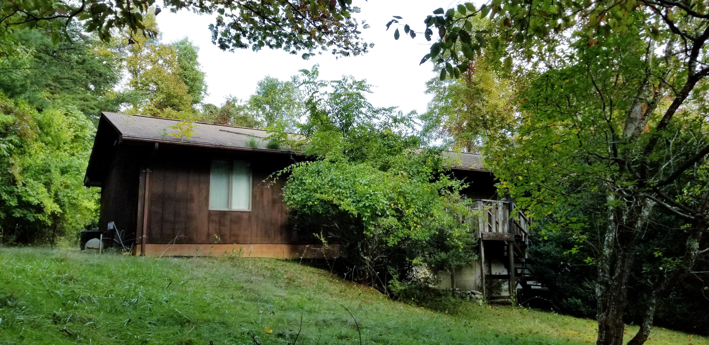 101 White Pine Road Hampton, TN 37658 - Photo 2 of 19 101 White Pine Rd Front